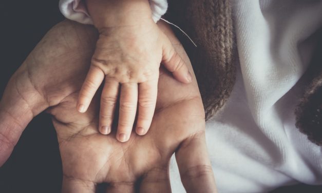 Etablir un lien de parenté grâce à un test de paternité